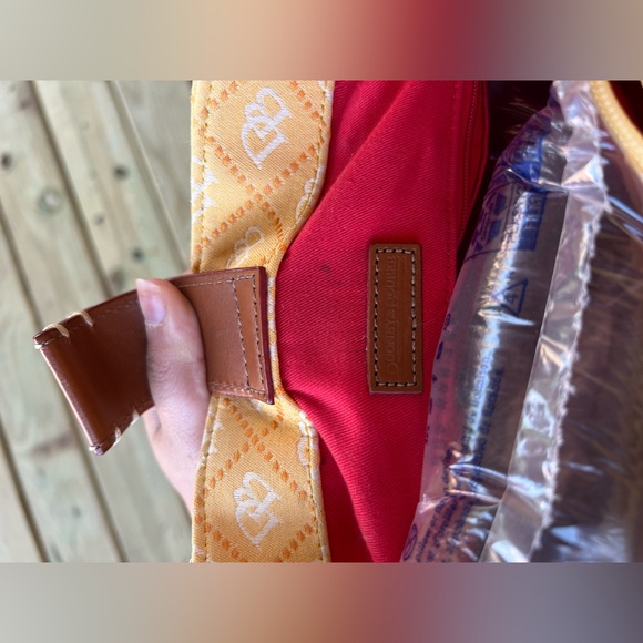 Dooney & Bourke North South signature print yellow canvas shoulder bag - Picture 6 of 12